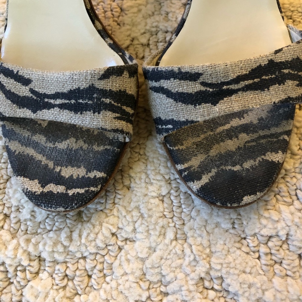 🎉🍾👠 HOST PICK 🎉🍾👠Salvatore Ferragamo Heels - Picture 2 of 7
